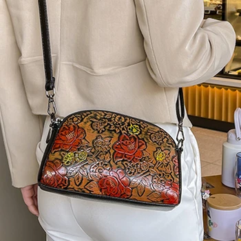 Divatos válltáska nőknek Retro virágmintás hordozható táska ingázás luxus anya női crossbody kuplungtáska