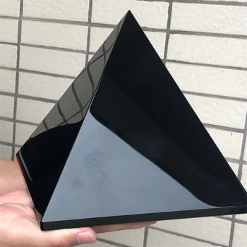 Kiváló minőségű természetes obszidián piramis nappali Spirit Black Energy íróasztal dekoráció Fengshui kő kristály piramis díszek