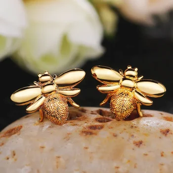 Finom kis arany színű fém méhcsapos fülbevaló nőknek Divat kreatív rovar személyre szabott fülbevaló ékszer kiegészítők
