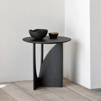 Nordic tömörfa kanapé szélű asztal, csendes stílus, modern és minimalista kreatív design, sarokasztal, kör alakú fa kis kávé