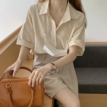 Vintage csíkos ingek Nők Nyári táskás lehajtható gallér Tömör alkalmi felsők Haradzsuku koreai All Match rövid ujjú blúz