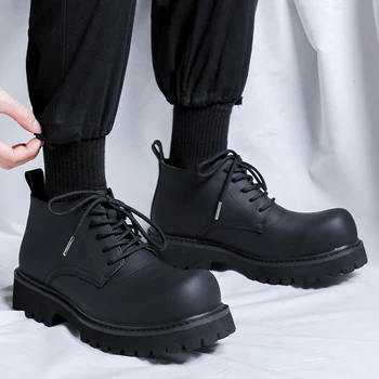Hight Quality 2024 S/A Új brit stílusú földbőr cipő férfi fekete hombre napi alkalmi ruhamagasság-növelő cipőhöz