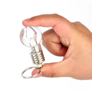 1db egyedi design Színes, változó LED zseblámpa Fény Mini izzó lámpa Kulcstartó Kulcstartó Átlátszó lámpa Zseblámpa kulcstartó