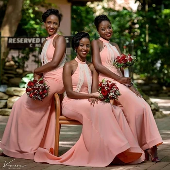 Új afrikai pirosító rózsaszín sellő koszorúslány ruhák esküvői vendégruha gyöngyök Halter nyak gyöngyök Padlóhossz plusz méret szobalány