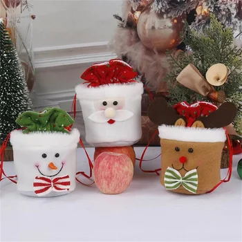 Karácsonyi töltőzsákok szívességekért Plüss karácsonyi húzózsinóros táskák klasszikus rajzfilmdizájnnal újévi cukorka ajándékokhoz 2024