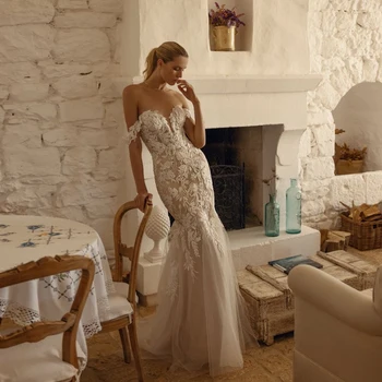 Szexi sellő esküvői ruhák Kedvesem nyaka le a vállról Menyasszonyi rátéteket nő Padlóhossz tüll Vestidos de Novia 2023