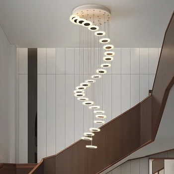 Összetett lépcsőház hotel lobby tetőtér akril kerek világítás csillár hosszú lépcsőház dekoratív fém csillár